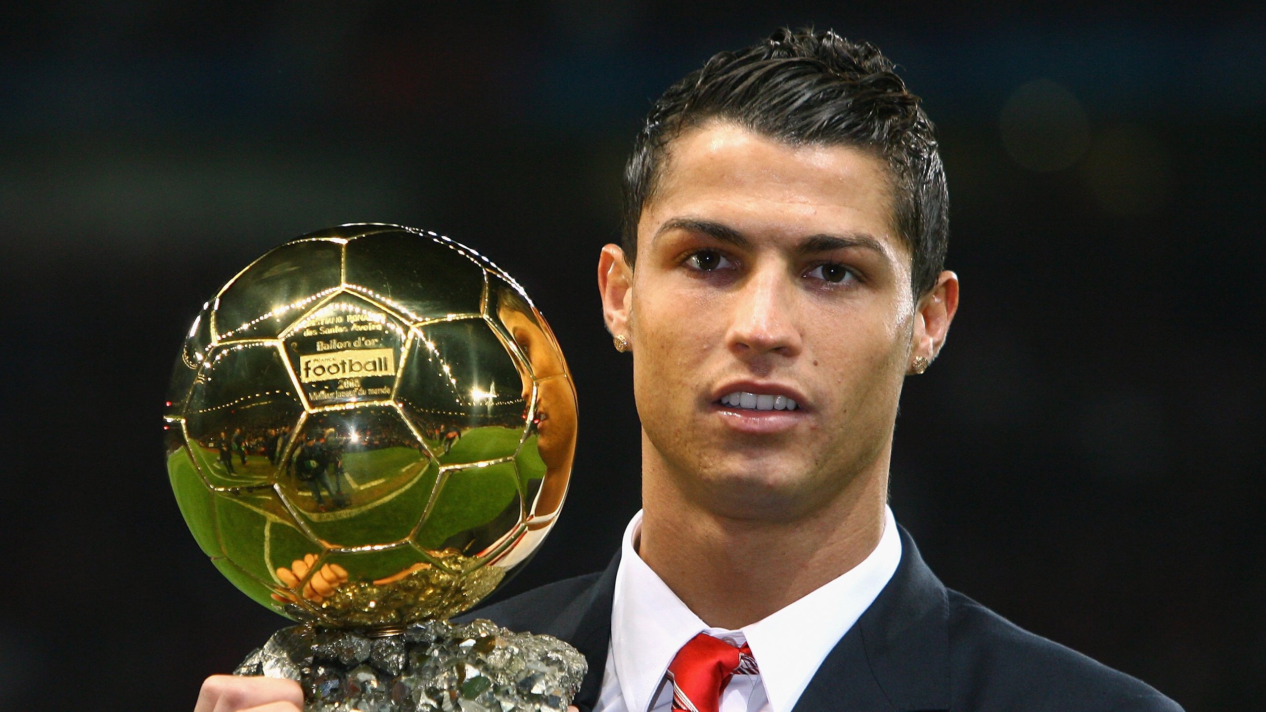 特色足球运动在农村推广，助力乡村振兴战略落地，农村小学足球运动的意义