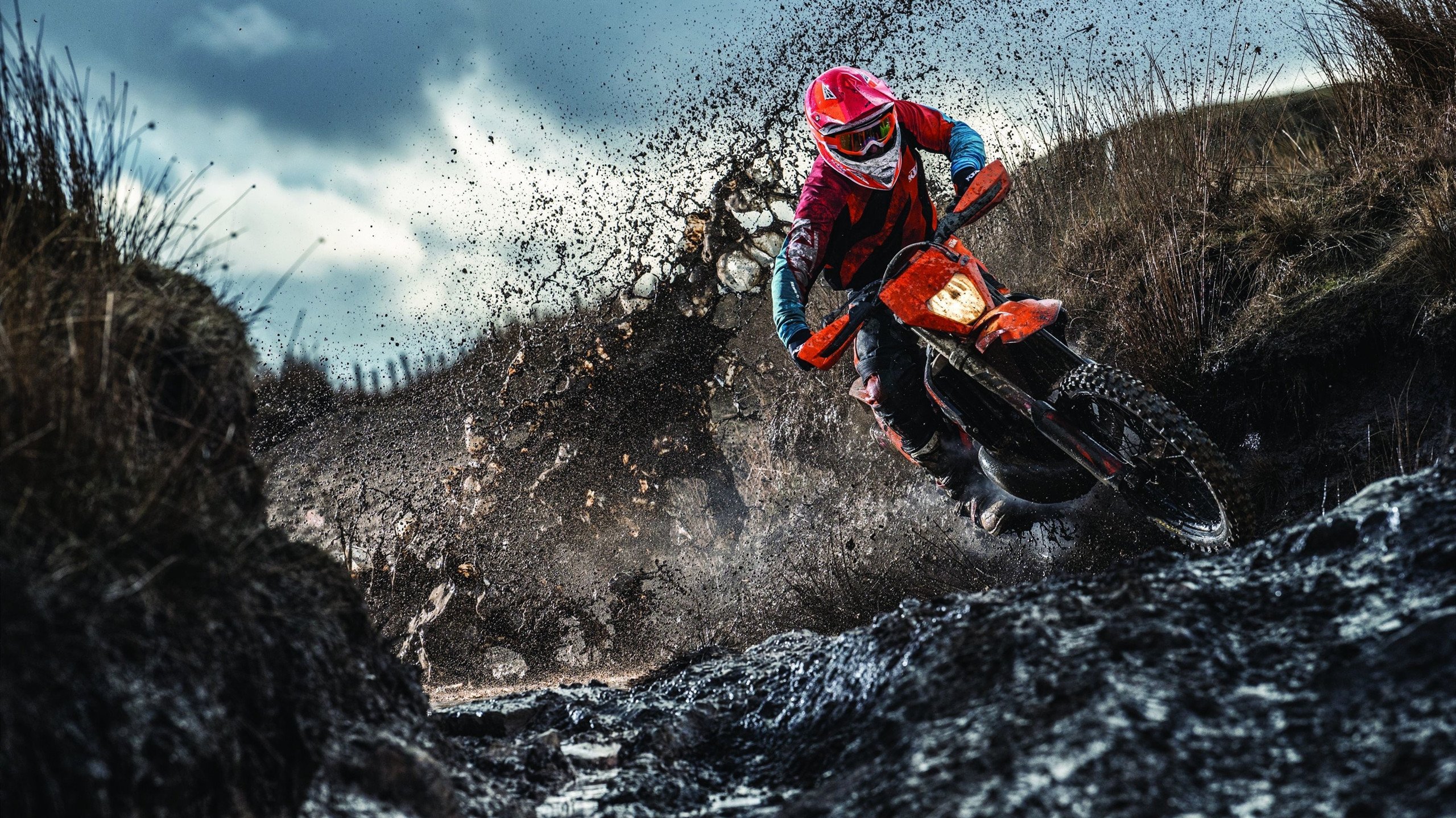 英超激烈角逐，豪门争夺榜首位置